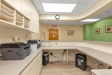 Discover an exceptional opportunity to acquire a 1,600 square - photo 6