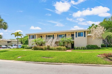 Turn-key 2 bedroom plus den, 2 bath convertible condo in - photo 2