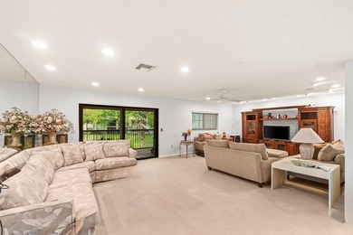 Turn-key 2 bedroom plus den, 2 bath convertible condo in - photo 4