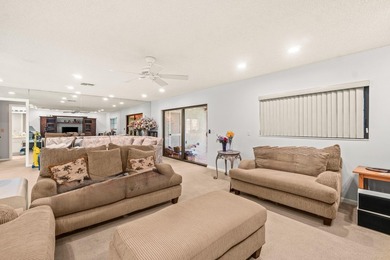 Turn-key 2 bedroom plus den, 2 bath convertible condo in - photo 8