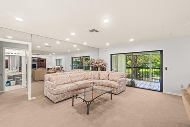 Turn-key 2 bedroom plus den, 2 bath convertible condo in - photo 10