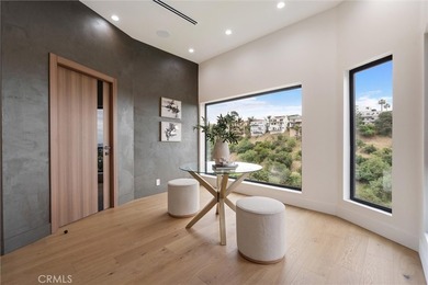 Three levels above the city with picturesque views from every - photo 10