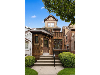 A 3 bedroom, 2.5 bath home in the Midwood section of Brooklyn - photo 1