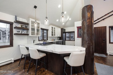Just steps from the Arrowhead ski lifts, connecting you to - photo 2