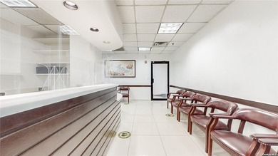 This 1847 gross sqft commercial condo is perfectly located in - photo 5