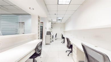 This 1847 gross sqft commercial condo is perfectly located in - photo 8