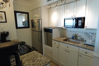 Golden Mile North-facing immaculate unit in renowned Ocean - photo 5
