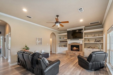 Beautiful & well maintained 4-bedroom, 2-bath home perfectly - photo 5
