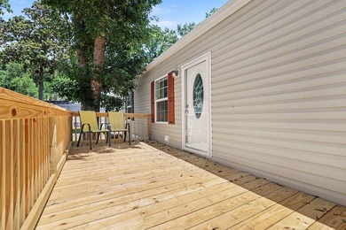 Location! Location! Location! Move in ready. Inlet living and - photo 4