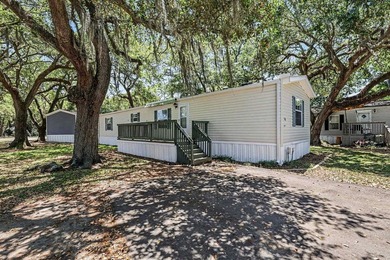 Location! Location! Location! Move in ready! Inlet living and - photo 2
