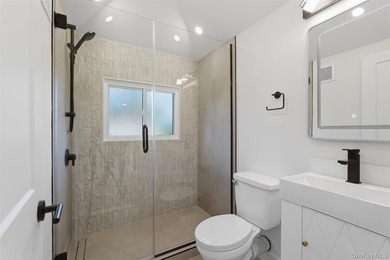 Welcome to Glenwood Lake!! This exceptional, fully renovated - photo 29