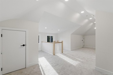 Welcome to Glenwood Lake!! This exceptional, fully renovated - photo 30