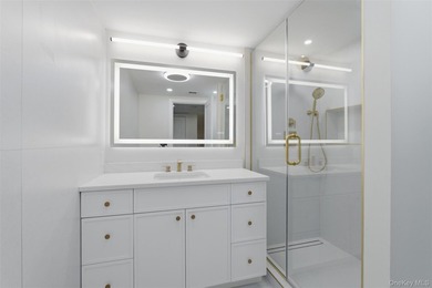Welcome to Glenwood Lake!! This exceptional, fully renovated - photo 32
