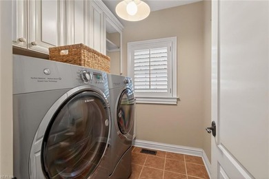 Custom 4 bedroom, 3.5 bath home in sought-after Birdneck Point - photo 33