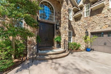 Custom 4 bedroom, 3.5 bath home in sought-after Birdneck Point - photo 37