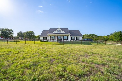 Luxury country living meets modern comfort in this stunning - photo 3