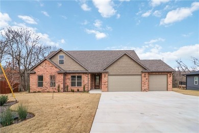 Lake Loch Lomond Home For Sale in Bella Vista Arkansas