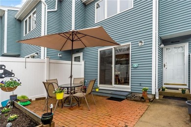 Location, Location ! Well maintained 2 bedroom, 1.5 bath - photo 3