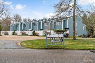 Location, Location ! Well maintained 2 bedroom, 1.5 bath - photo 5