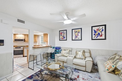 Unapproved Short Sale. Located in the heart of Royal Palm Beach - photo 9