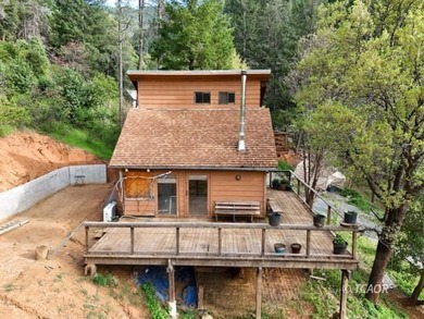 Just 5 miles from Weaverville and easy access to Hwy 299, this - photo 4
