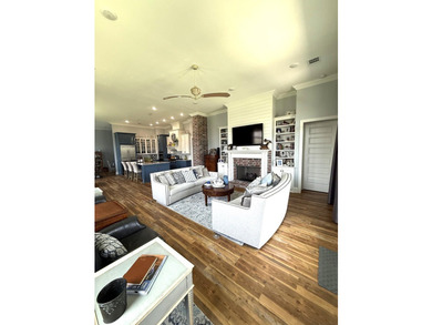 This immaculate and well maintained home will not last long with - photo 9