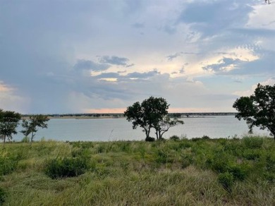 Lake Halbert Lot For Sale in Corsicana Texas