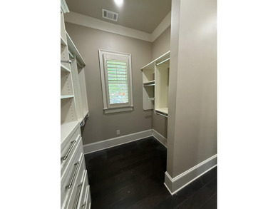 Welcome to refined luxury living in the heart of Reynolds Lake - photo 30