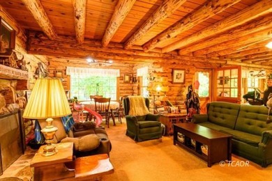 Welcome to your dream home-a stunning log cabin blending classic - photo 10
