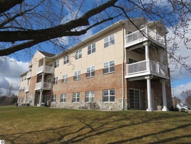 Lake Condo For Sale in Cadillac, Michigan