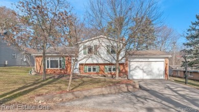 Deer Lake - Oakland County Home For Sale in Clarkston Michigan