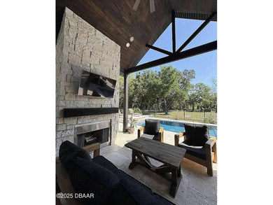Welcome to your private waterfront paradise! This stunning - photo 3