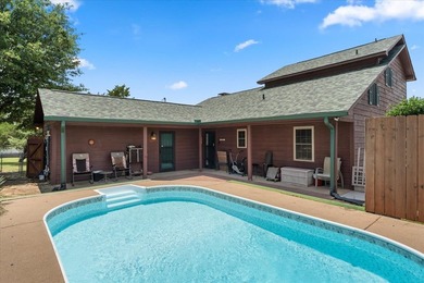 BEAUTIFULLY LANDSCAPED HOME ON 4 LOTS AT THE HEART OF THE LAKE - photo 6