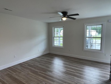 Great opportunity to own a brand new home conveniently located - photo 4