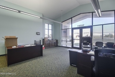 7,830 SqFt office building for sale in sought after Intraplex 10 - photo 12