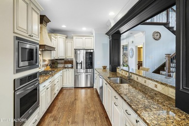 Classic curb appeal, warm interior details, and a standout - photo 13