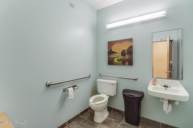 7,830 SqFt office building for sale in sought after Intraplex 10 - photo 16