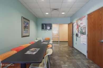 7,830 SqFt office building for sale in sought after Intraplex 10 - photo 19