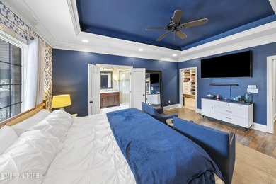 Classic curb appeal, warm interior details, and a standout - photo 20