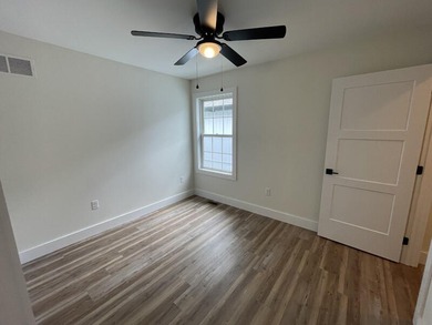 4 BD 3 Bath Lake Cumberland Marina Area Home - photo 10