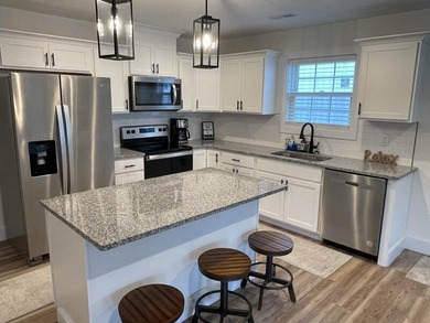Lake Cumberland Marina Area 4 BD 3 Bath Home - photo 3
