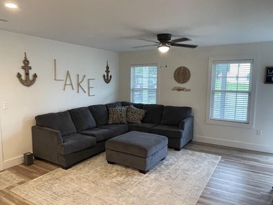 Lake Cumberland Marina Area 4 BD 3 Bath Home - photo 4