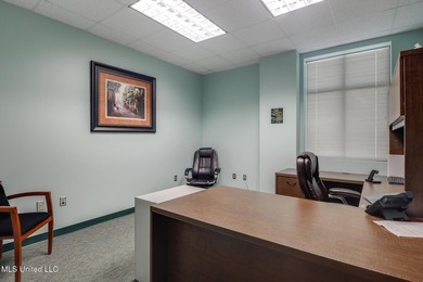 7,830 SqFt office building for sale in sought after Intraplex 10 - photo 25