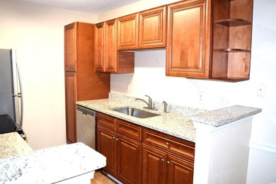 Beautiful upgraded 2 bedroom, 2 bath condo with huge closets and - photo 9