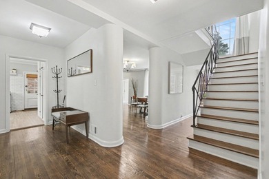 From renowned architect Wallace Frost, these timeless homes are - photo 8