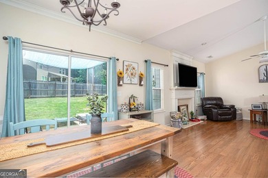 Welcome home to this beautifully maintained 4-bedroom, 2-bath - photo 12