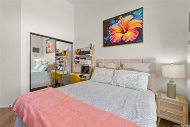 Amazing, one of a kind 2 bedroom 2 bath penthouse with washer - photo 12