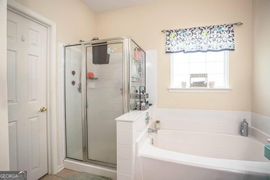 Welcome home to this beautifully maintained 4-bedroom, 2-bath - photo 21