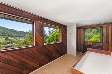 Great opportunity to bring your vision to life! This charming - photo 2