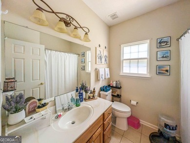 Welcome home to this beautifully maintained 4-bedroom, 2-bath - photo 26